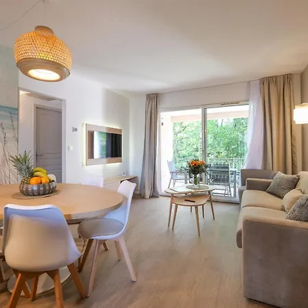 Escapade Ensoleillée Et Tropez à Pied - 20 Apartamento
